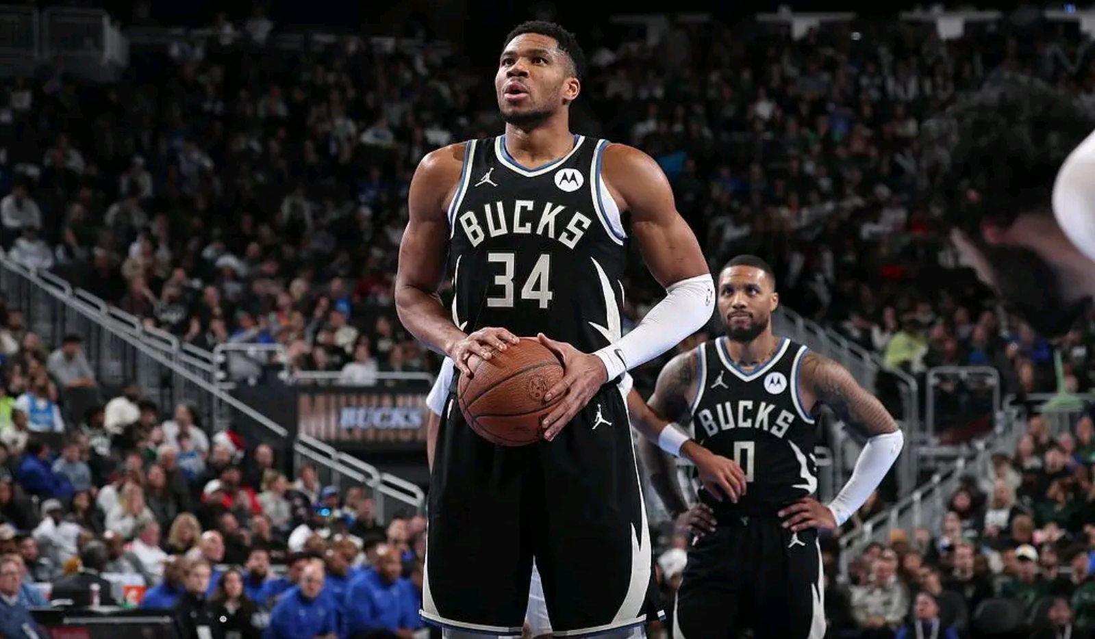 字母哥复出首战，狂砍50分状态火爆，鹈鹕成为焦点！-爱游戏