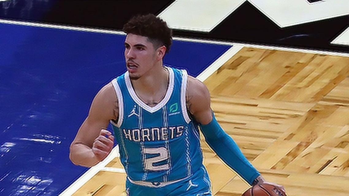 国王狂砍黄蜂分，格林迎来新赛季高光！-爱游戏网站