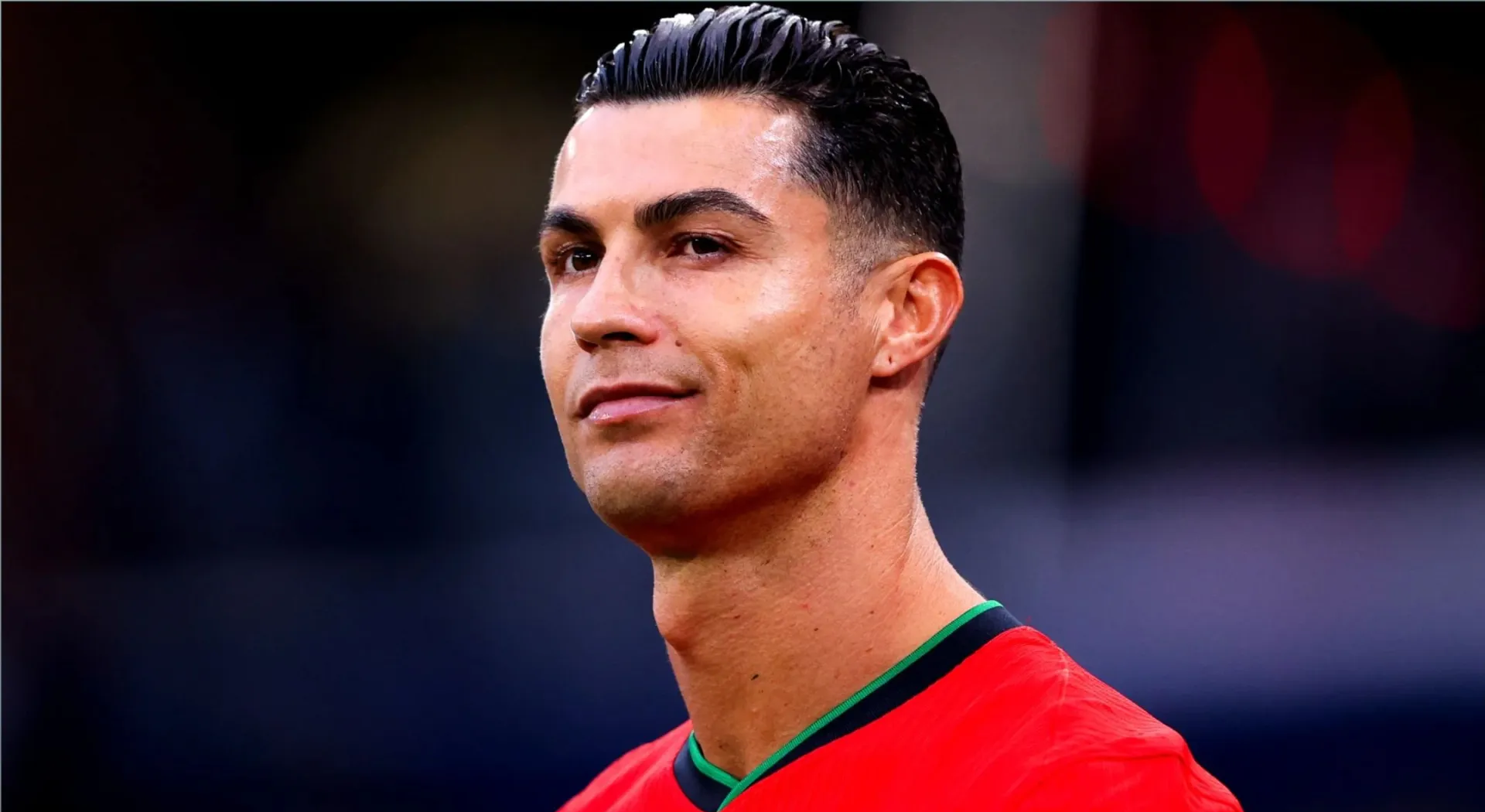 C罗迎来二十赛季高光表现，西班牙队球迷沸腾！-爱游戏网站